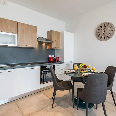 Spinola Bay Private