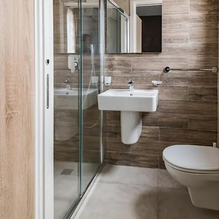 Spinola Bay Private 아파트